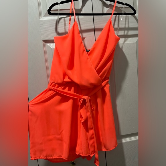 Fashion Nova Neon Coral Chiffon Romper NWT - Picture 7 of 13